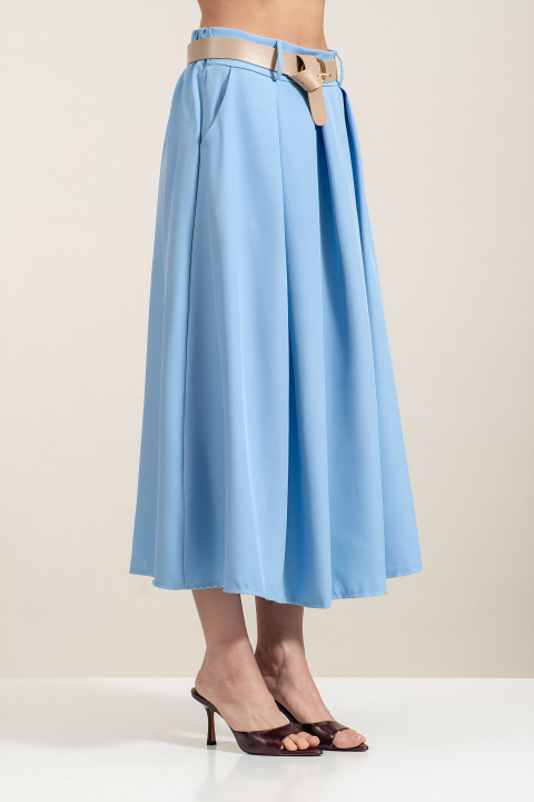 Миди пола в светлосиньо с висока талия и допълнителен колан