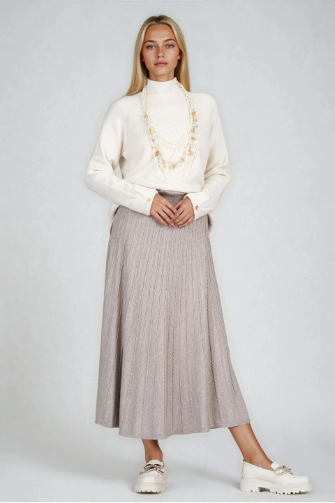 Плетена пола в цвят визон с ластик в талията и релефна плетка