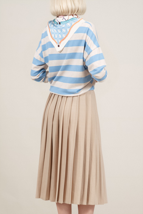 Плисирана пола в бежово с връзка в талията