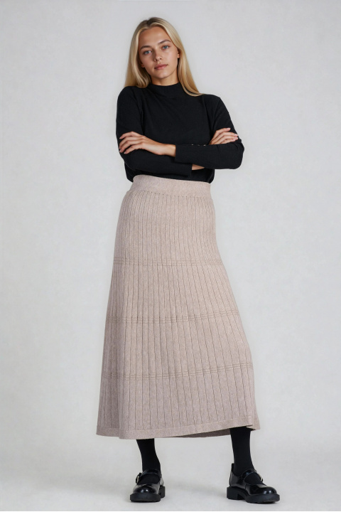 Пола от фино плетиво в цвят визон с релефен едър рипс