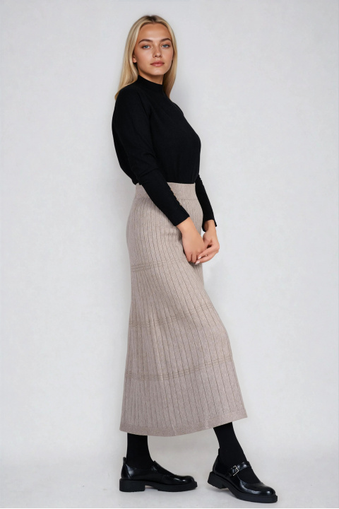 Пола от фино плетиво в цвят визон с релефен едър рипс