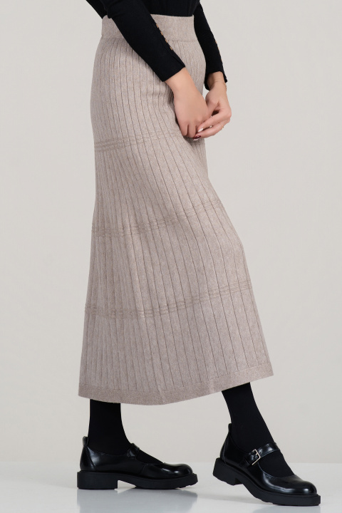 Пола от фино плетиво в цвят визон с релефен едър рипс