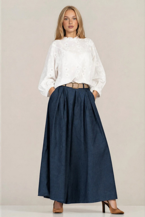 Пола-панталон от памучна материя в тъмносиньо с широк силует и бежов колан