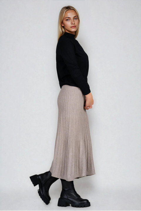 Пола в цвят визон от еластично фино плетиво с релефна текстура