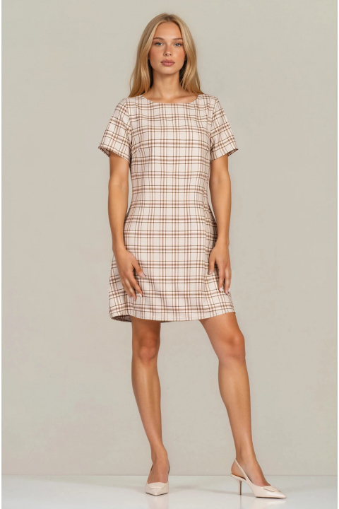 Права бежова рокля и кариран принт и сатенене панделка на гърба