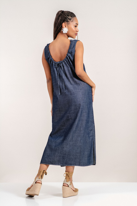 Рокля от памук в тъмносин деним с широк силует и връзка на гърба
