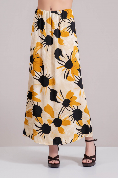 Сатенирана пола с жълто-черни цветя на светлобежова основа