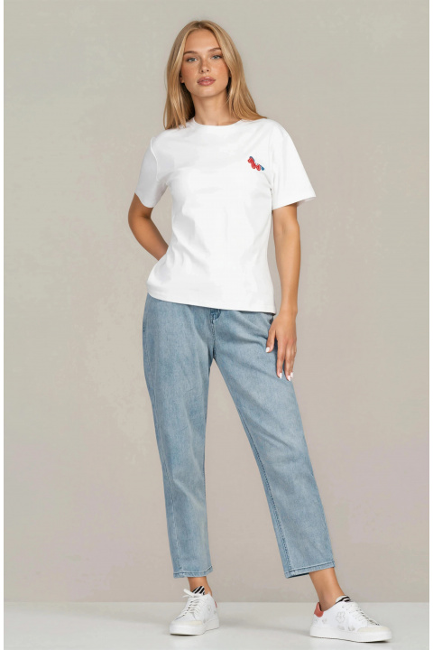 Дамска тениска от памук в бяло с обло деколте и бродерия конче