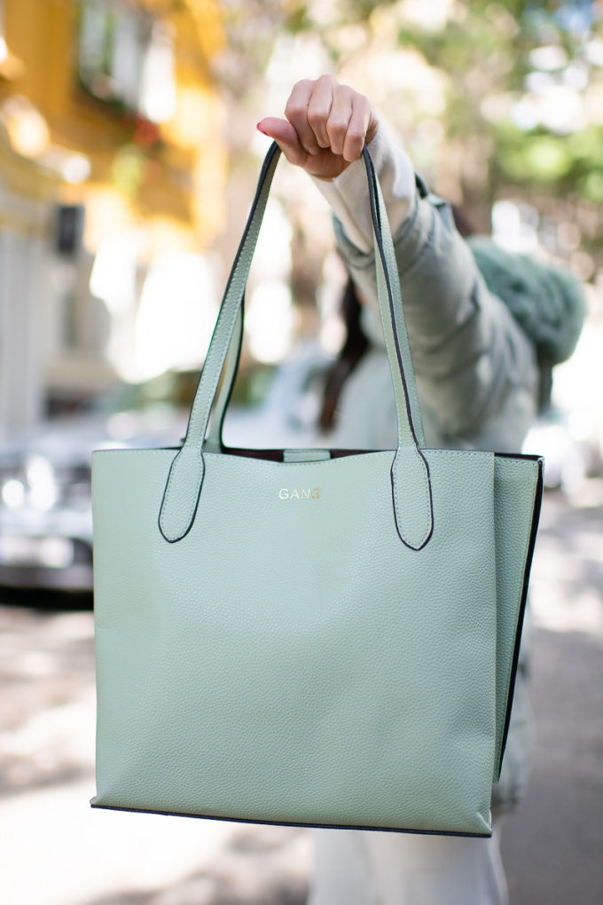 Дамска голяма чанта в зелено с дълги дръжки и лого GANG