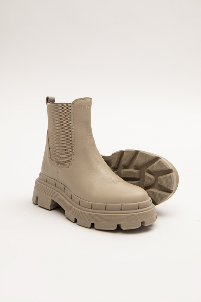 Дамски боти от естествена кожа ''Beige Chelsea boots