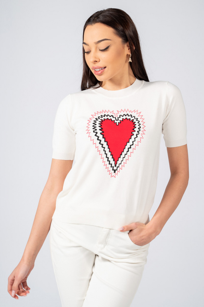 Дамска блуза в бяло с принт червено сърце