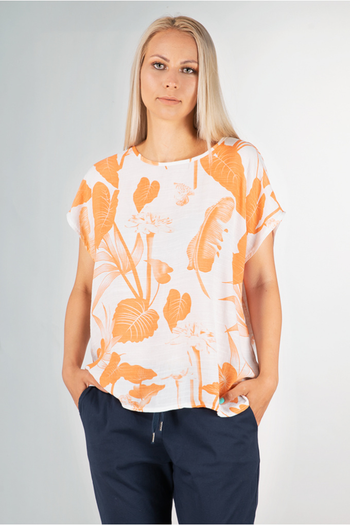 Ефирна блуза от лека материя с оранжеви листа в бяло