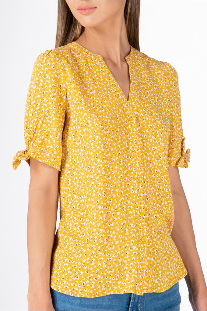 Дамска риза в жълто със ситни бели цветя