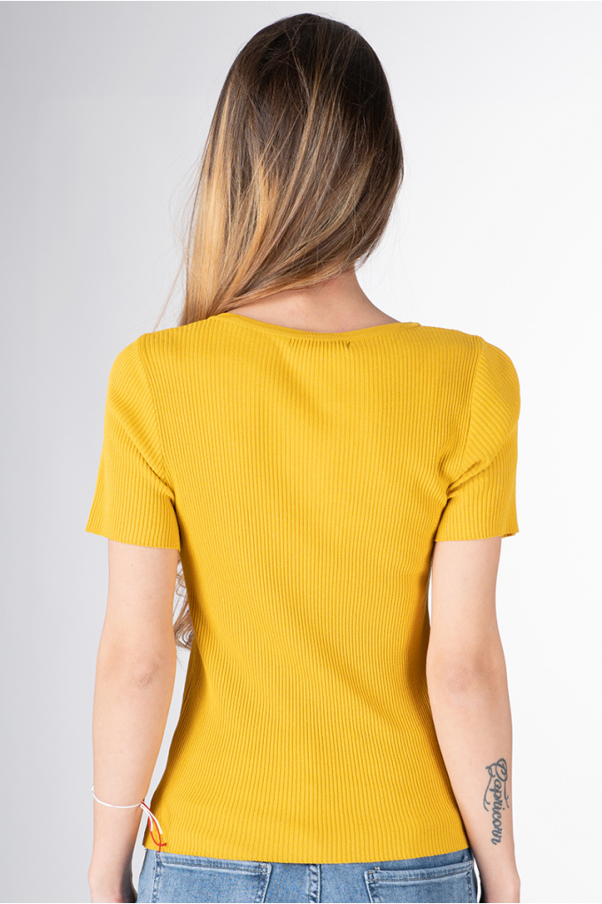 Дамска блуза рипс в жълто с копчета на деколтето