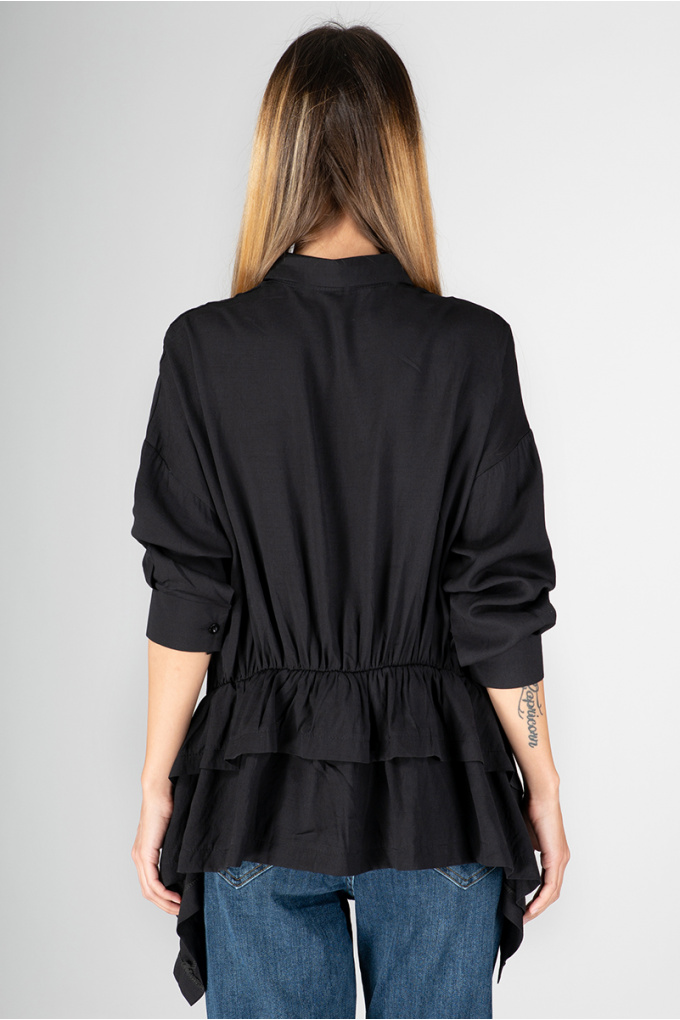 Дамска риза с асиметричен силует и волани в черно