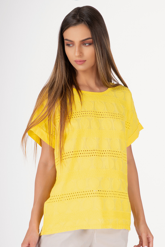 Дамска блуза с рязана бродерия в жълто