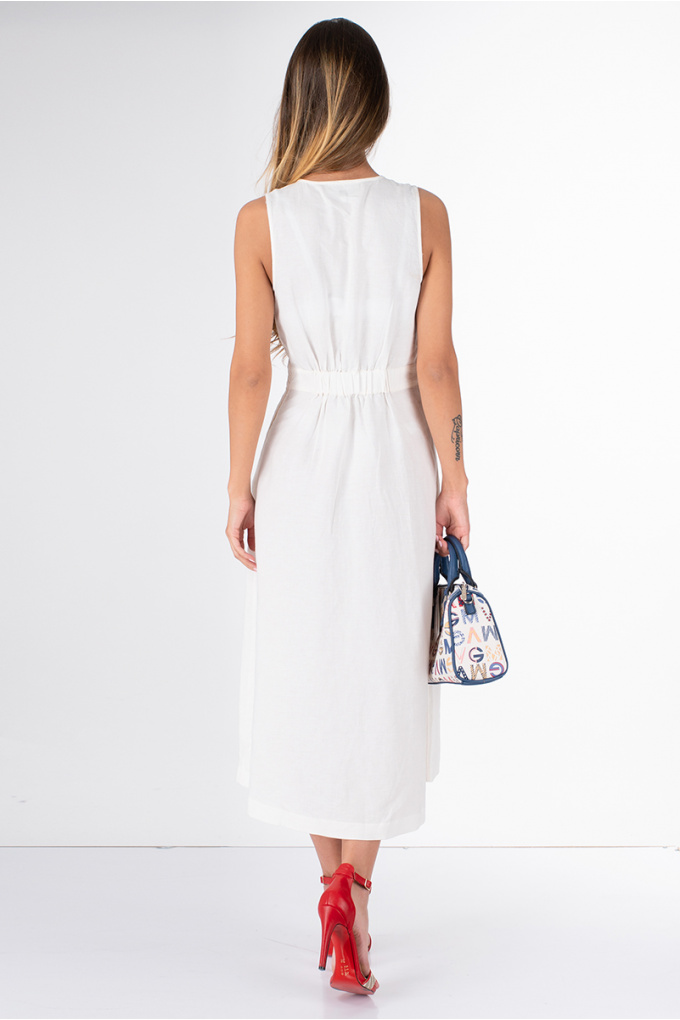 Дамска рокля от естествена материя в бяло