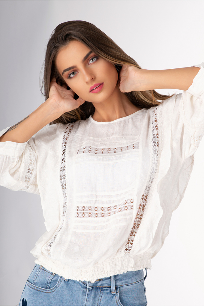 Дамска блуза в бяло с харбали и рязана бродерия