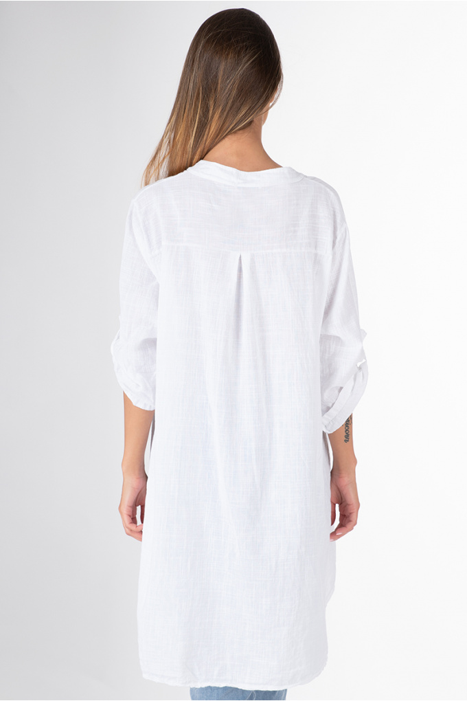 Дамска ефирна блуза с два джоба в бяло