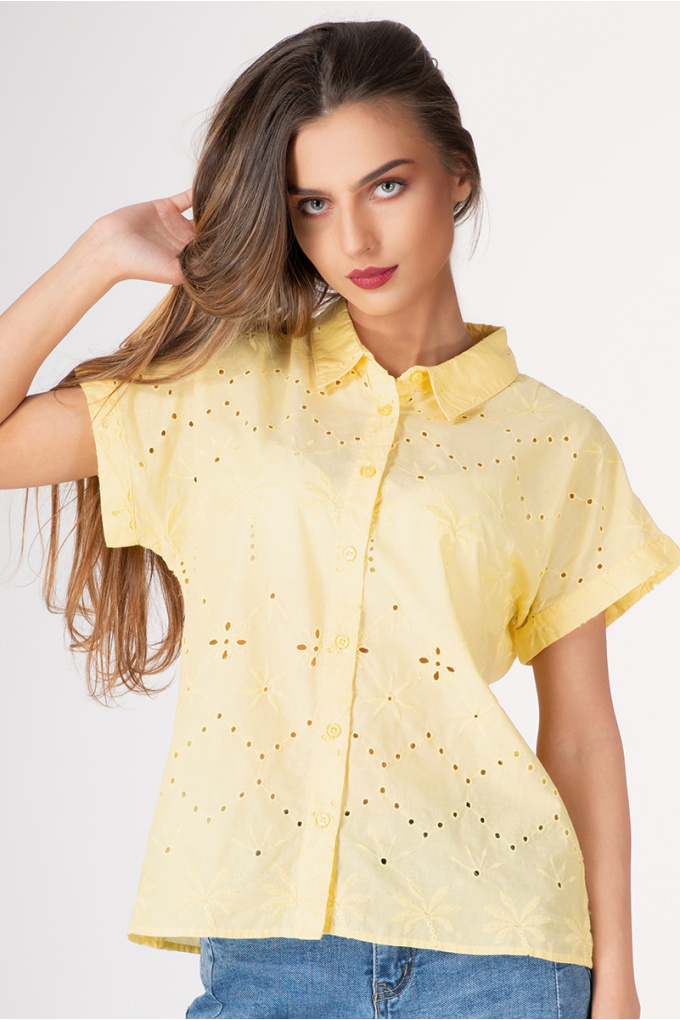 Дамска блуза с рязана дантела в жълто