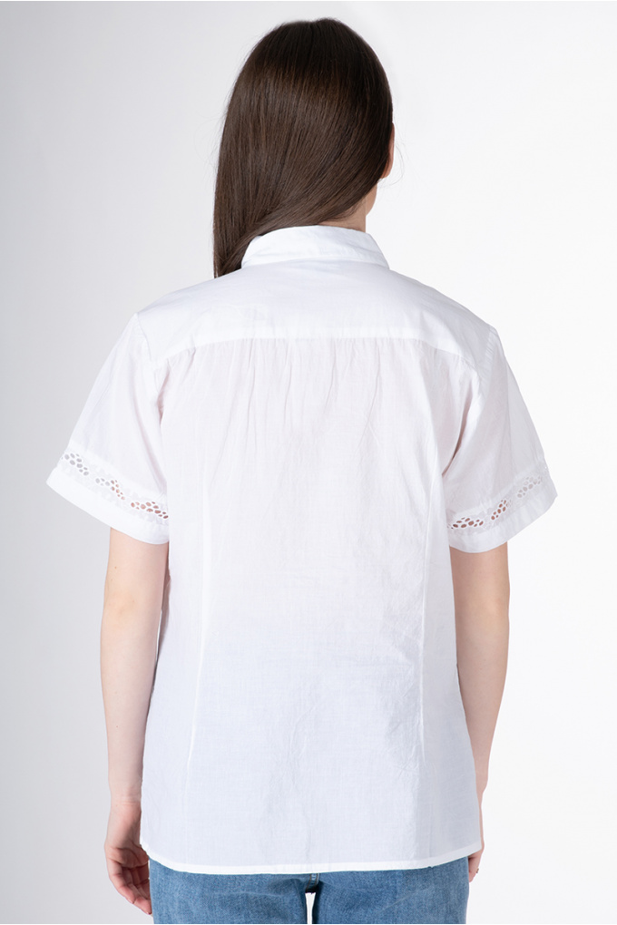 Дамска риза в бяло с рязана бродерия