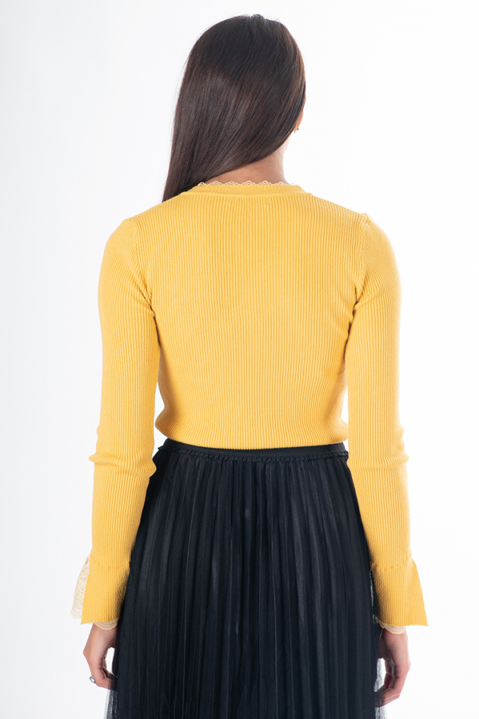 Дамска блуза в жълто от фино плетиво с ефектни ръкави
