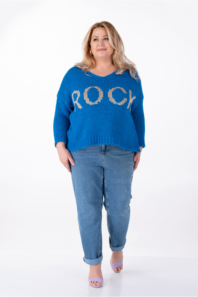 МАКСИ пуловер от едро плетиво в синьо със златист надпис