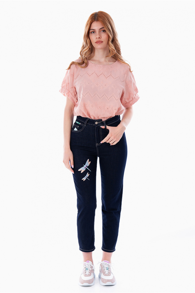Дамска блуза от памук в розово с рязана бродерия