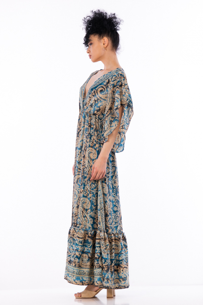 Дълга рокля от коприна в петролено синьо с модерен бежов етно принт