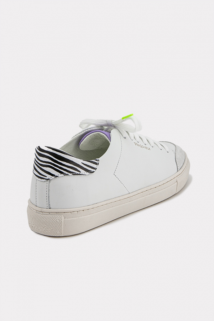 Сникърси '' Purple zebra'' от естествена кожа в бяло