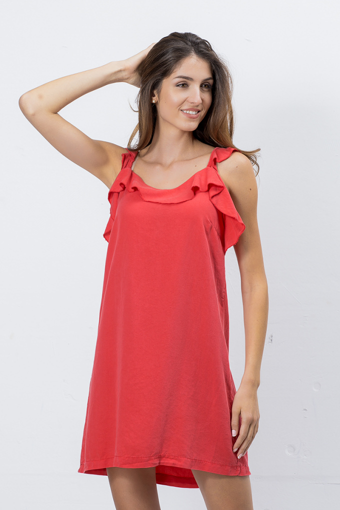 Дамска рокля от лека материя в червено с презрамки с харбала