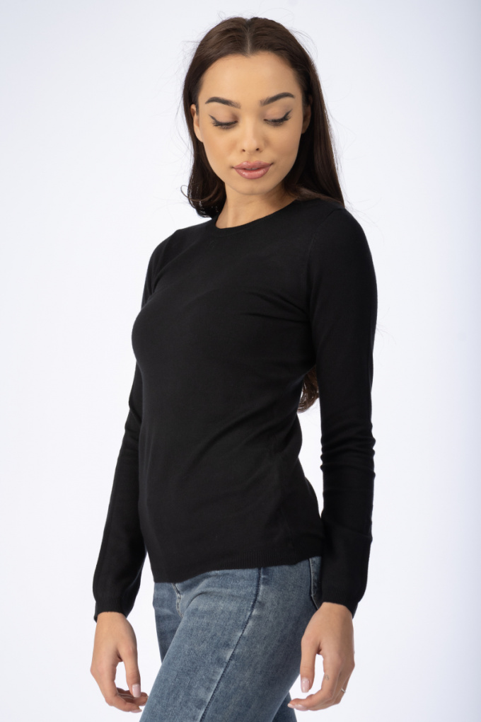 Дамска блуза от фино плетиво в черно с дълъг ръкав