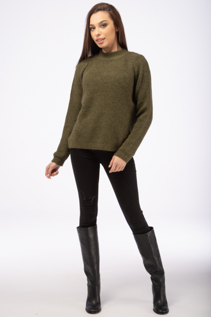 Дамски пуловер в цвят милитъри полуполо с реглан ръкав