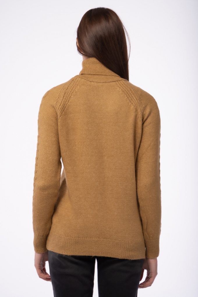 Дамски мек пуловер в цвят кафяво с поло яка и плитка на ръкава