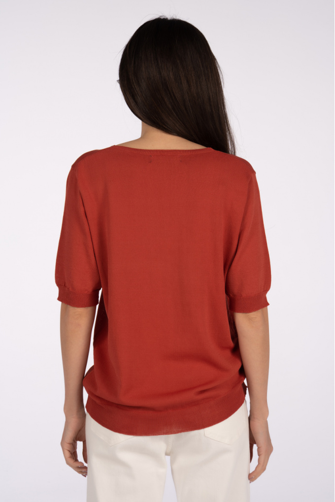 Дамска блуза в керемидено червено с остро деколте и надпис LOVE