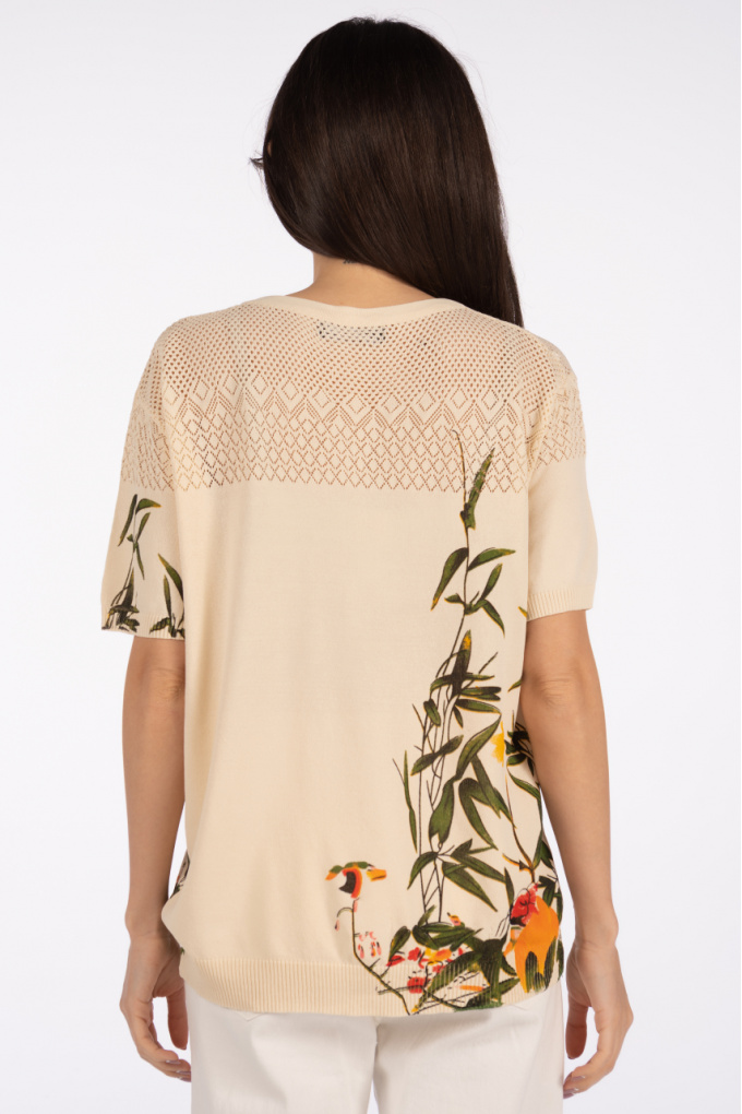 Дамска блуза в бежово с принт странични цветя