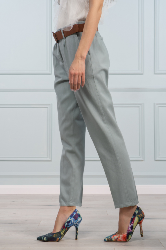 Дамски панталон от памук в цвят мента с италиански джоб и допълнителен кожен колан