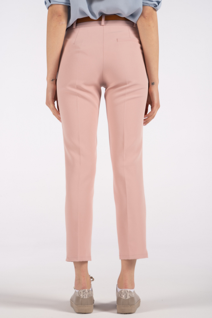 Дамски панталон в розово с италиански джоб, кожен колан и ръб отпред