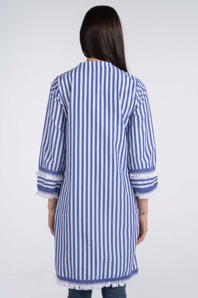 Дамска риза тип туника бяло-синьо райе и скрито закопчаване
