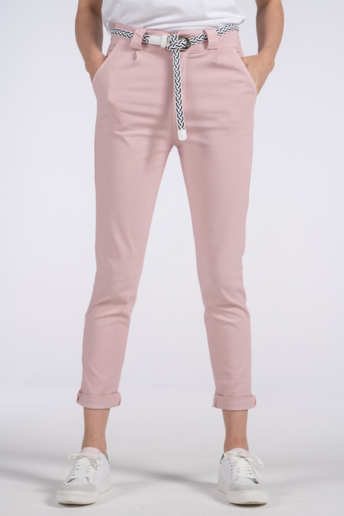 Дамски панталон от памук в бледо розово с плетен колан и ластик в талията
