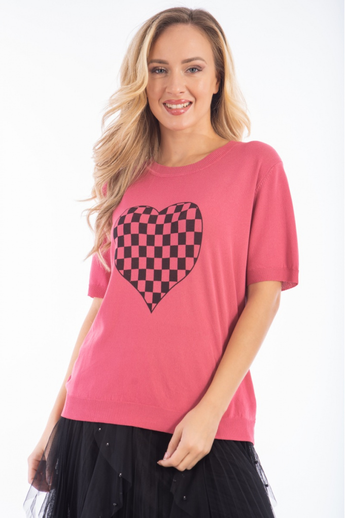 Дамска блуза от фино плетиво в розово с щампа шахматно сърце