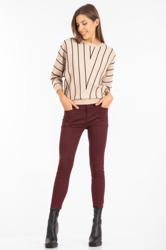 Дамски панталон от памук в бордо с преден шев