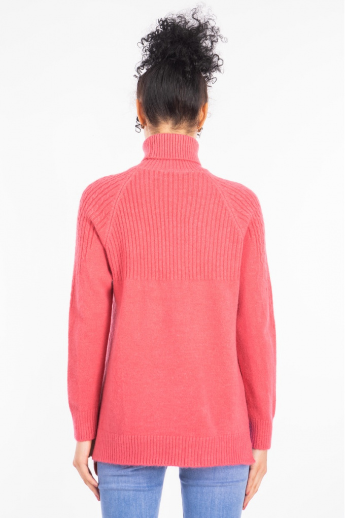 Дамски пуловер от едро плетиво в розово с поло яка