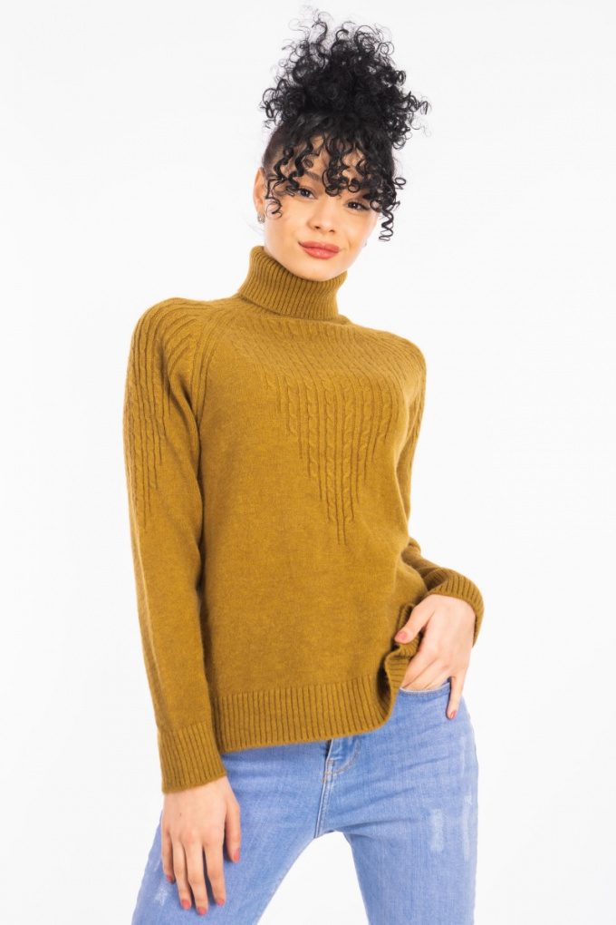 Дамски пуловер от едро плетиво в цвят тютюн с поло яка