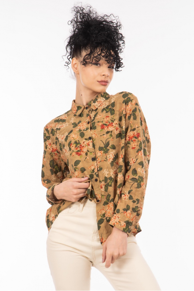 Дамска риза в бежово с принт цветя