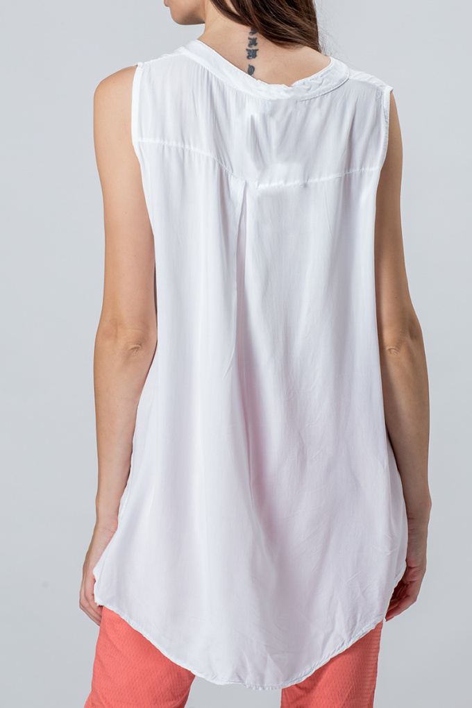Дамска блуза без ръкав в бяло
