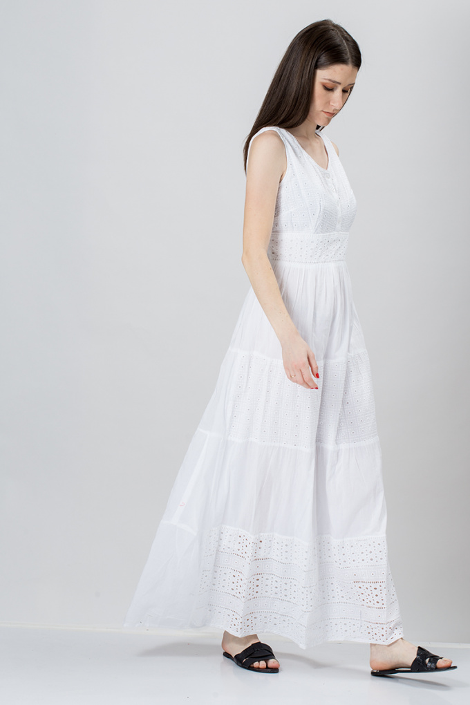 Дълга рокля от памук в бяло с геометрична бродерия