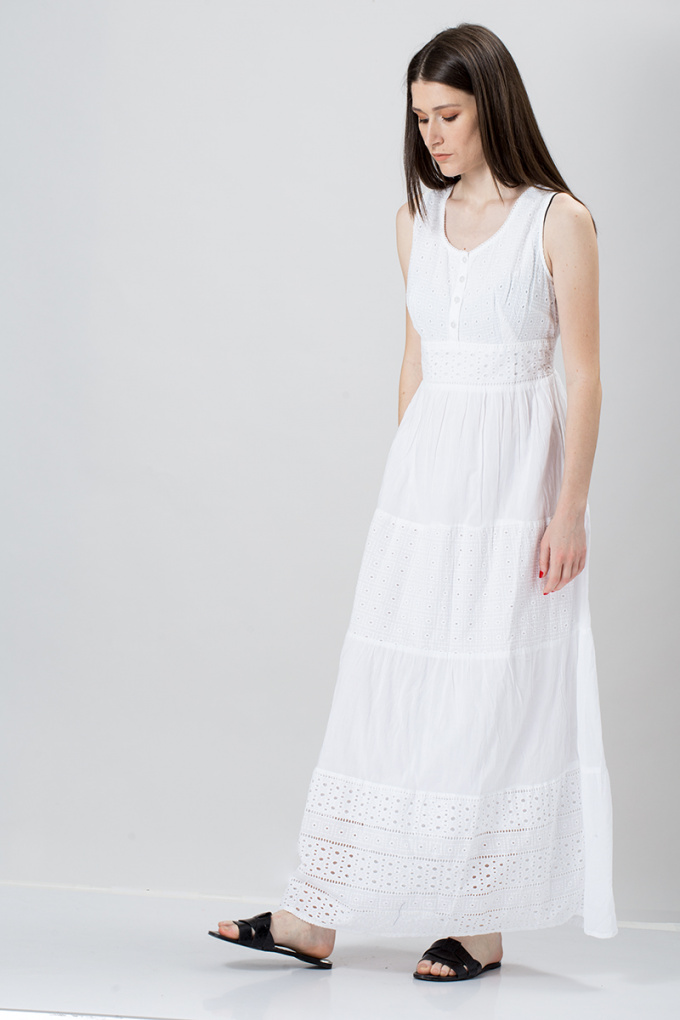 Дълга рокля от памук в бяло с геометрична бродерия