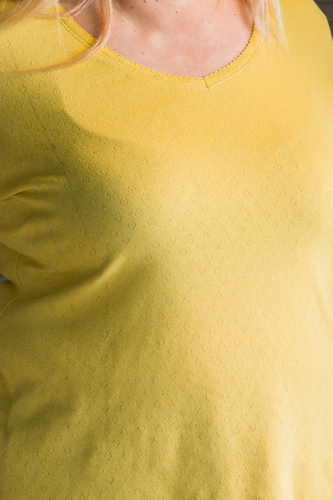 МАКСИ памучна блуза в жълто на перфорирани сърца