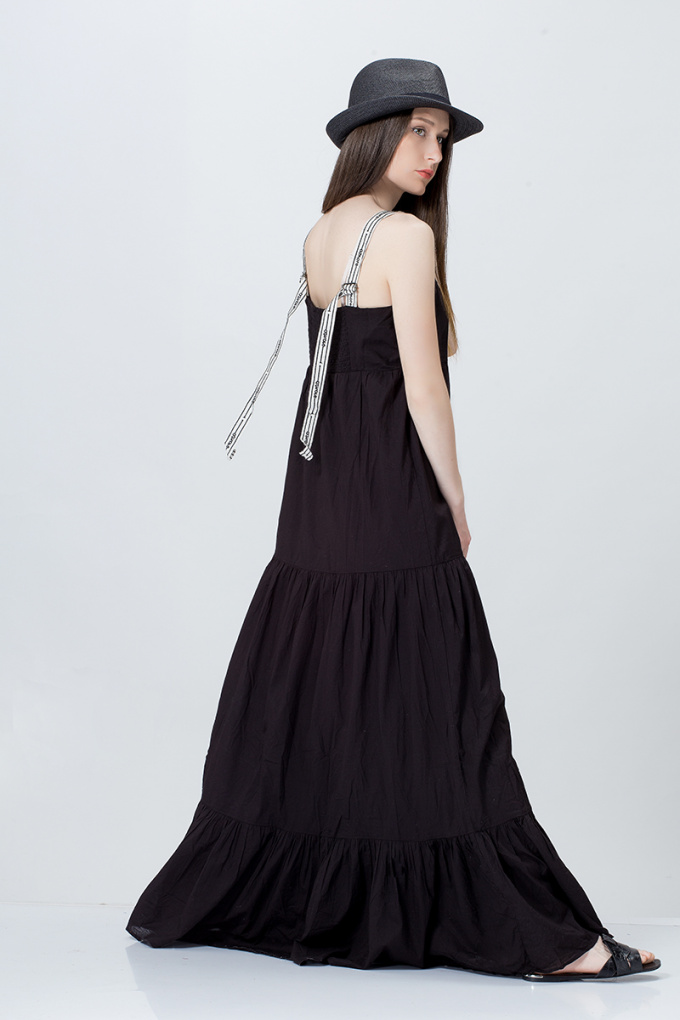 Дълга рокля от памук в черно